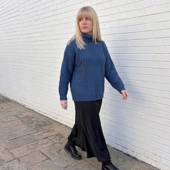 Vintage Blue Chunky Knit Turtleneck Sweater Womens Oversized Cottagecore 90s - Picture 3 of 9